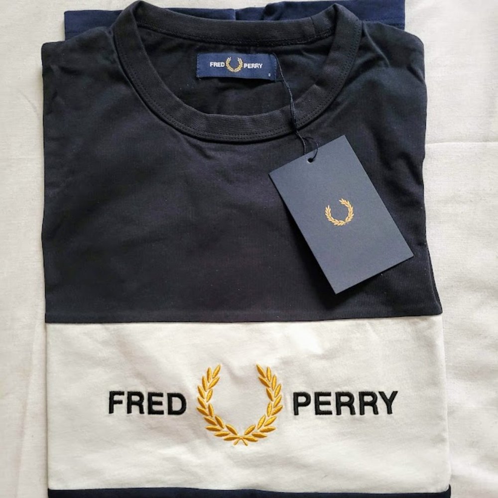 Fred Perry Shirt - Picture 2 of 2